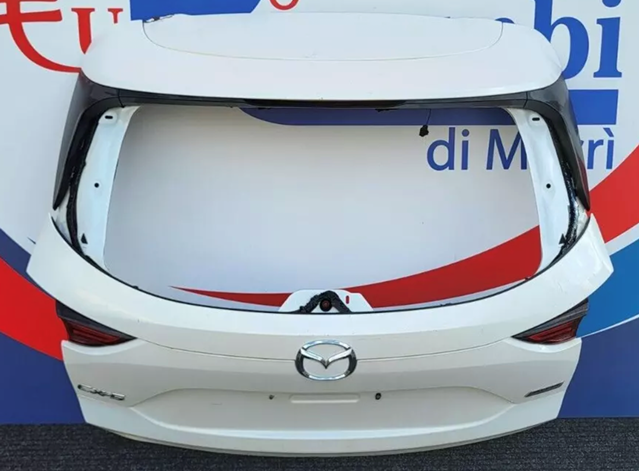 Задні двері багажника KBY06202XC MAZDA