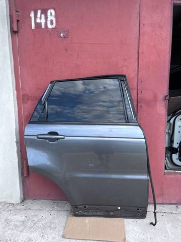 Двері задні в зборі LR044228 LAND ROVER