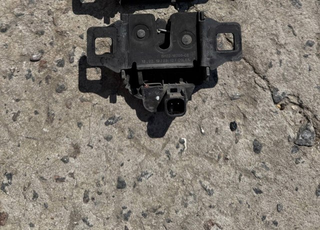 Замок капота LR125366 LAND ROVER