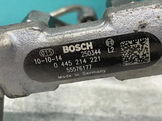 Рампа форсунок системи упорскування палива 0445214192 BOSCH