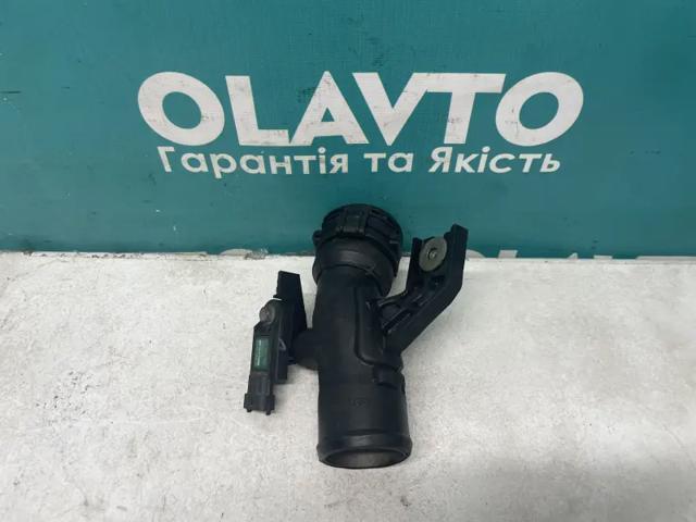 Патрубок повітряний, вихід з турбіни (наддув) 14460BB30A NISSAN
