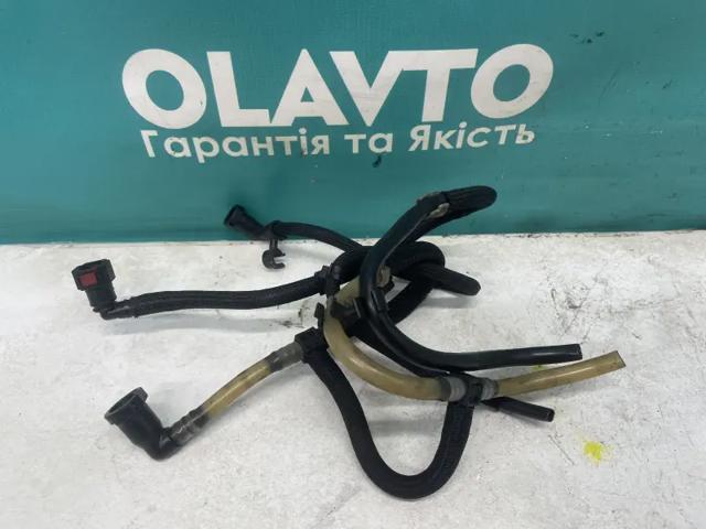 Паливна трубка зворотна від фільтра до бака 164462724R MERCEDES