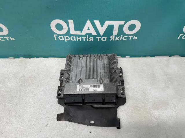 Блок двигуна 237100777R RENAULT