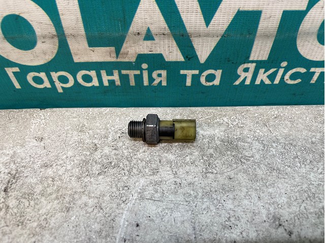 Датчик тиску масла двигуна Нісан Кашкай II