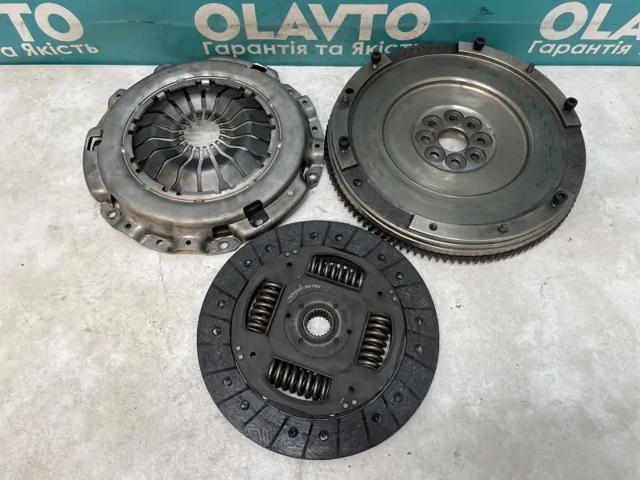 Зчеплення і комплектуючі 2T147540CH FORD