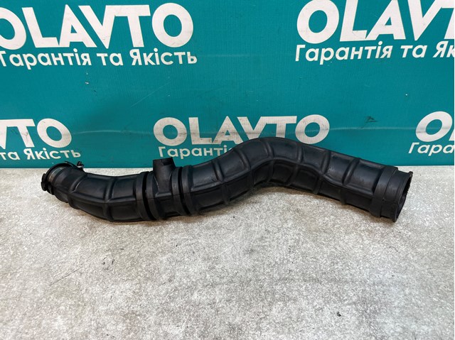 Патрубок повітряний, вихід повітряного фільтра 3334033 SASIC