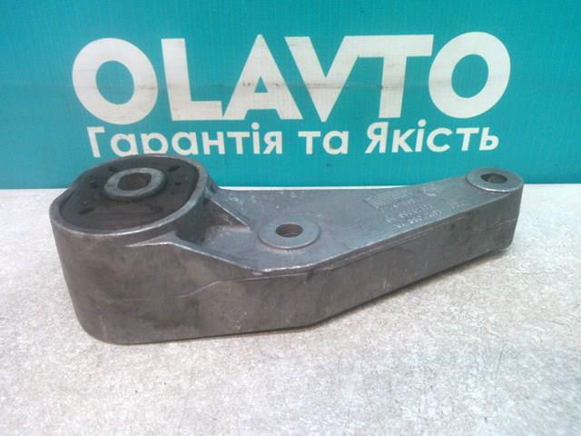 Опора двигуна задня 468646740 OPEL