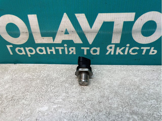 Датчик тиску палива 504382372 OPEL