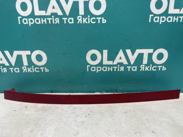 Правий відбивач бампера 565945104 VAG