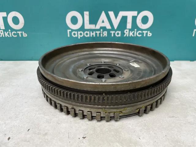 Маховик із зубчастим ободом в зборі 6070300205 MERCEDES