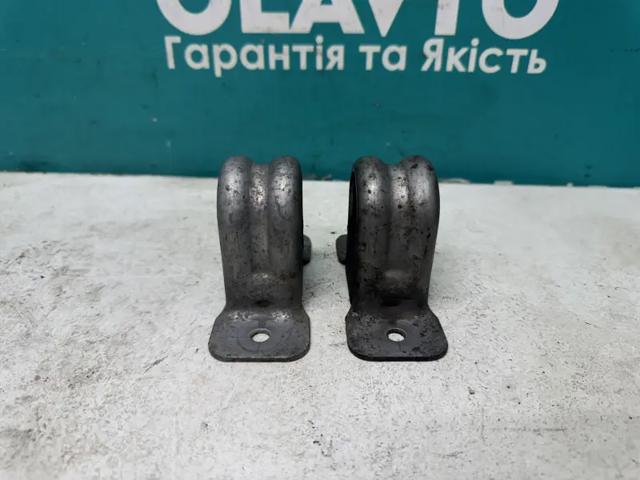 Втулка переднього стабілізатора 7701069130 RENAULT