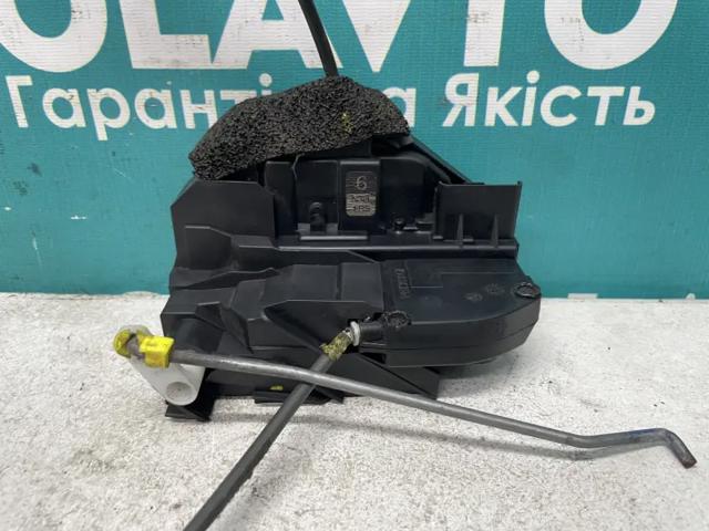 Замок двері правої передньої 80500JD000 NISSAN