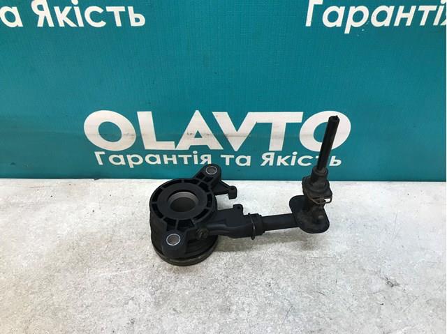 Робочий циліндр зчеплення в зборі з вижимним підшипником 810086 VALEO