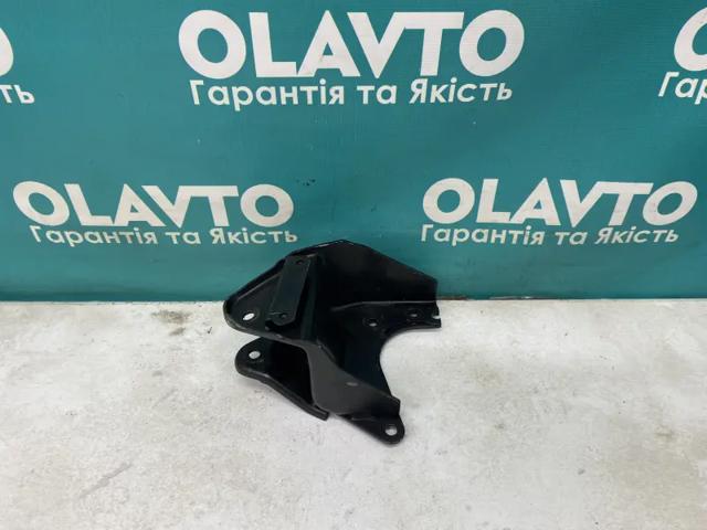 Кронштейн подушки (опори) двигуна, задньої 8200044920 RENAULT