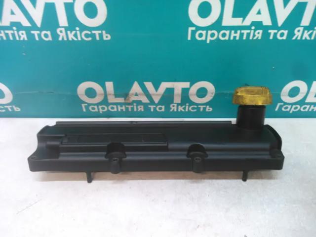 Кришка двигуна 8200272214 RENAULT
