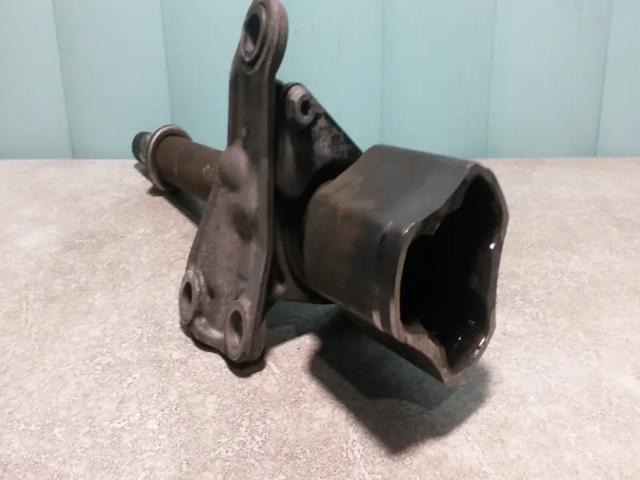 Опора підвісного підшипника передньої піввісі 8200358570 RENAULT