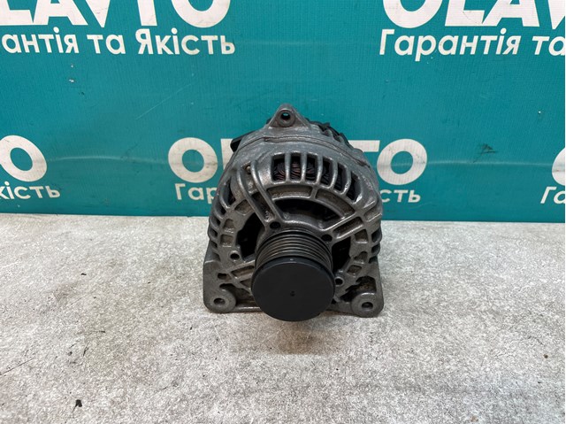 Генератор автомобільний 8200360480 RENAULT