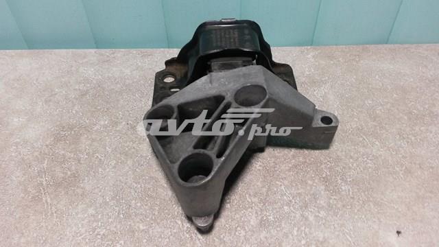 Права подушка мотора 8200437464 RENAULT