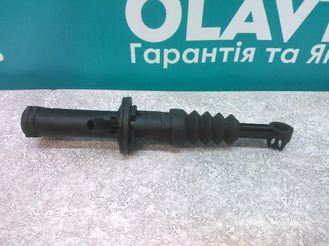 Циліндр зчеплення, головний 8200492742 RENAULT