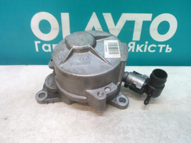 Насос вакуумний 8200520476 NISSAN
