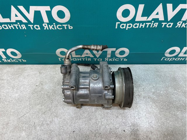 Компресор кліматичної установки 8200578856 RENAULT