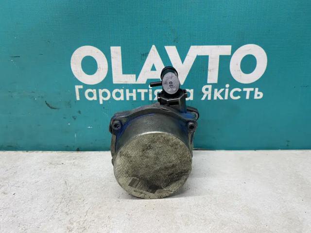 Насос вакуумний 8200689330 RENAULT