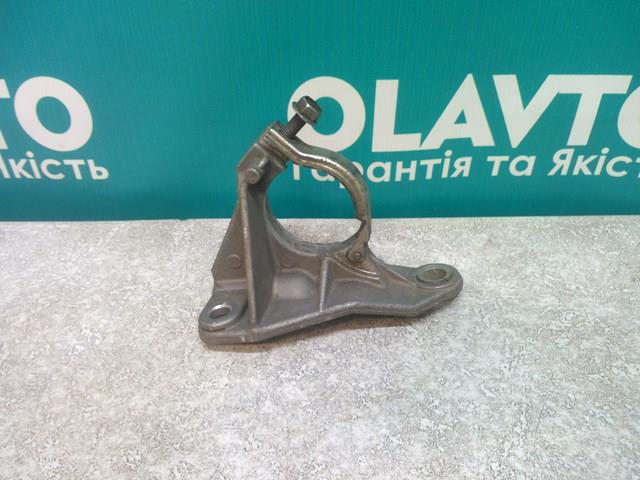 Опора підвісного підшипника передньої піввісі 8200919080 RENAULT