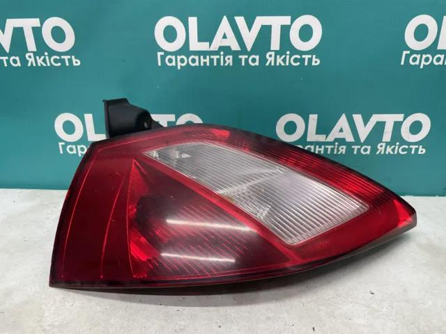 Ліхтар задній лівий 89026005 RENAULT