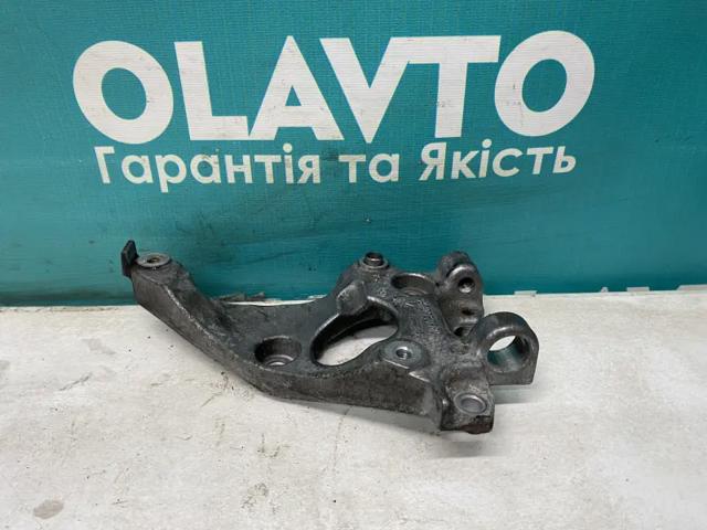 Кронштейн компресора кондиціонера 9672950980 PEUGEOT