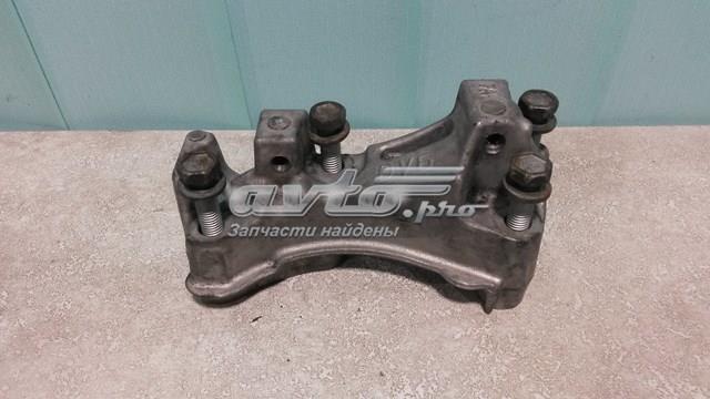 Кронштейн подушки (опори) двигуна, правої 9688615780 PEUGEOT