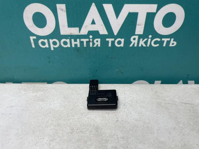Датчик безключового доступу дверей (приймач ключа) AV50487001 RENAULT