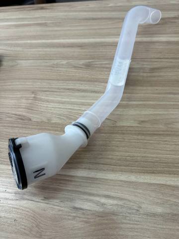 Горловина бачка омивача 8530142031 TOYOTA