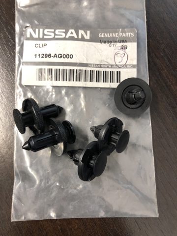 Пістон (кліп) кріплення підкрилки переднього крила 11296AG000 NISSAN