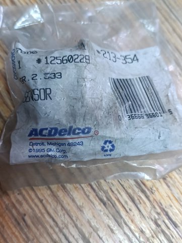 Датчик положення (оборотів) коленвалу 12560228 AC DELCO