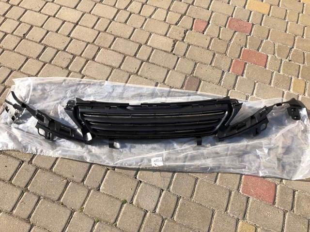 Захисна решітка радіатора 1610745280 PEUGEOT