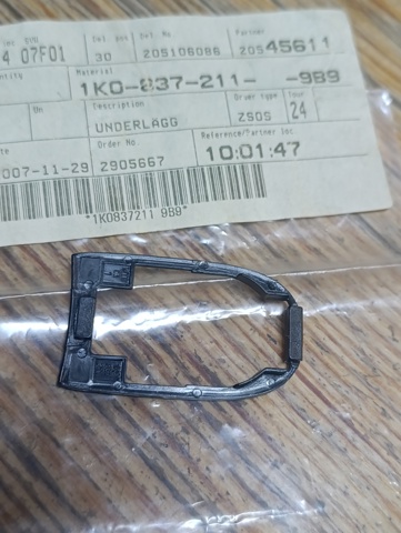 Накладка ручки дверей 1K08372119B9 VAG