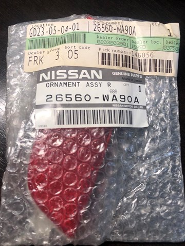Правий катафот заднього бампера 26560WA90A NISSAN