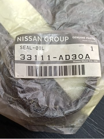 Сальник роздавальної коробки, задній, вихідний 33111AD30A NISSAN