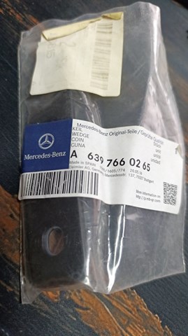 Обмежувач зсувної двері, нижній на кузові 6397660265 MERCEDES
