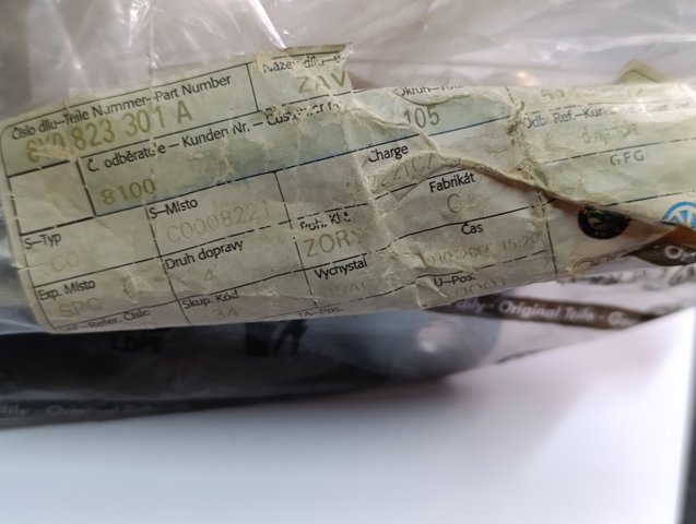 Завіс капота, лівий 6Y0823301A VAG