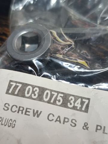 Болт піддона 7703075347 RENAULT