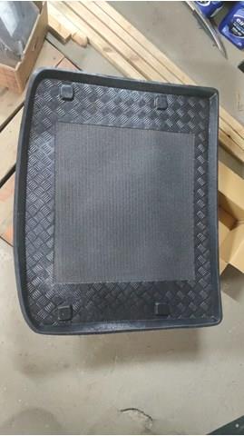Задній килимок в багажник 7L0061160 VAG