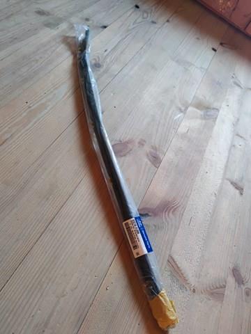 Молдинг опускного скла нижній, двері задньої, лівої 832102L000 HYUNDAI
