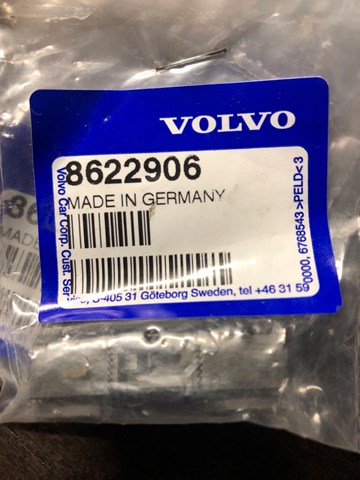 Переднє скло 8622906 VOLVO