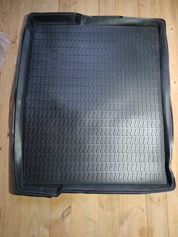 Килимки підлоги (багажника) 8U0061180 VAG