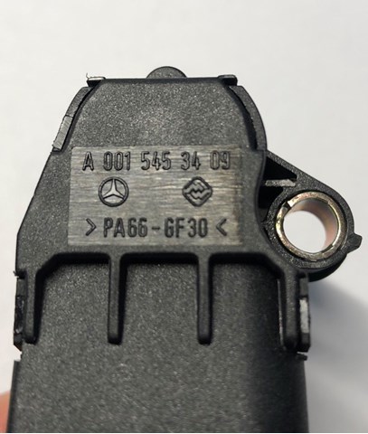 A0015453409 Mercedes