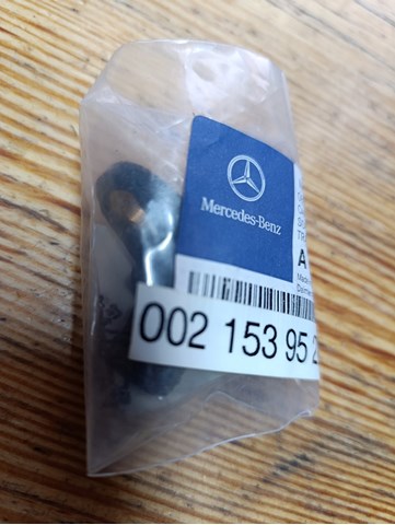 Датчик обуртів распредвалу A0021539528 MERCEDES
