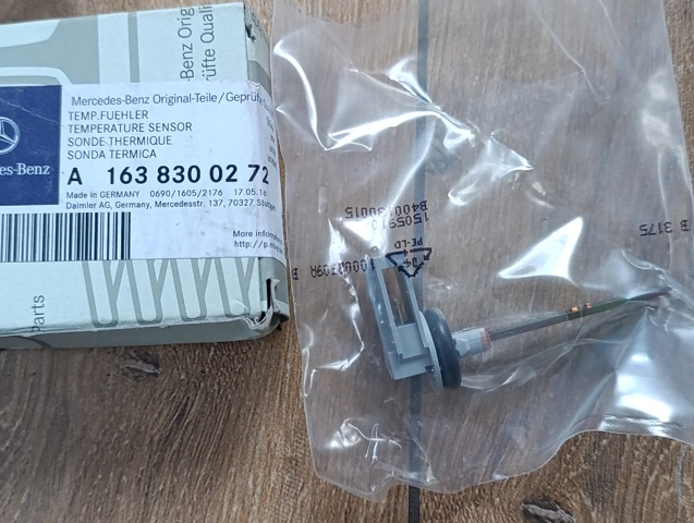 Датчик температури повітря в салоні A1638300272 MERCEDES