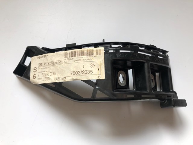 Кронштейн бампера заднього, лівий A2128850765 MERCEDES