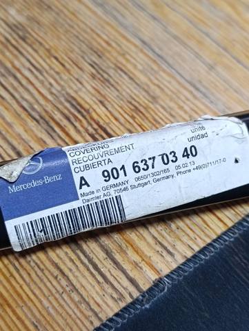 Вія (накладка) правої фари A9016370340 MERCEDES